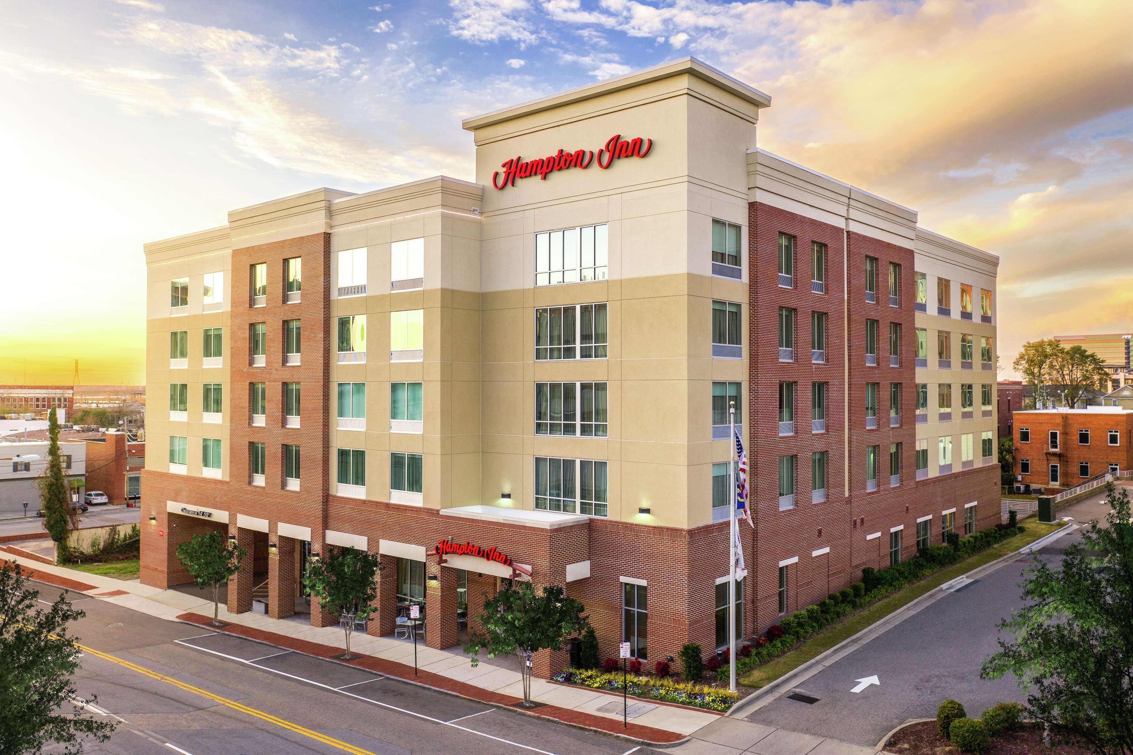 Hampton Inn Wilmington Downtown Bagian luar foto
