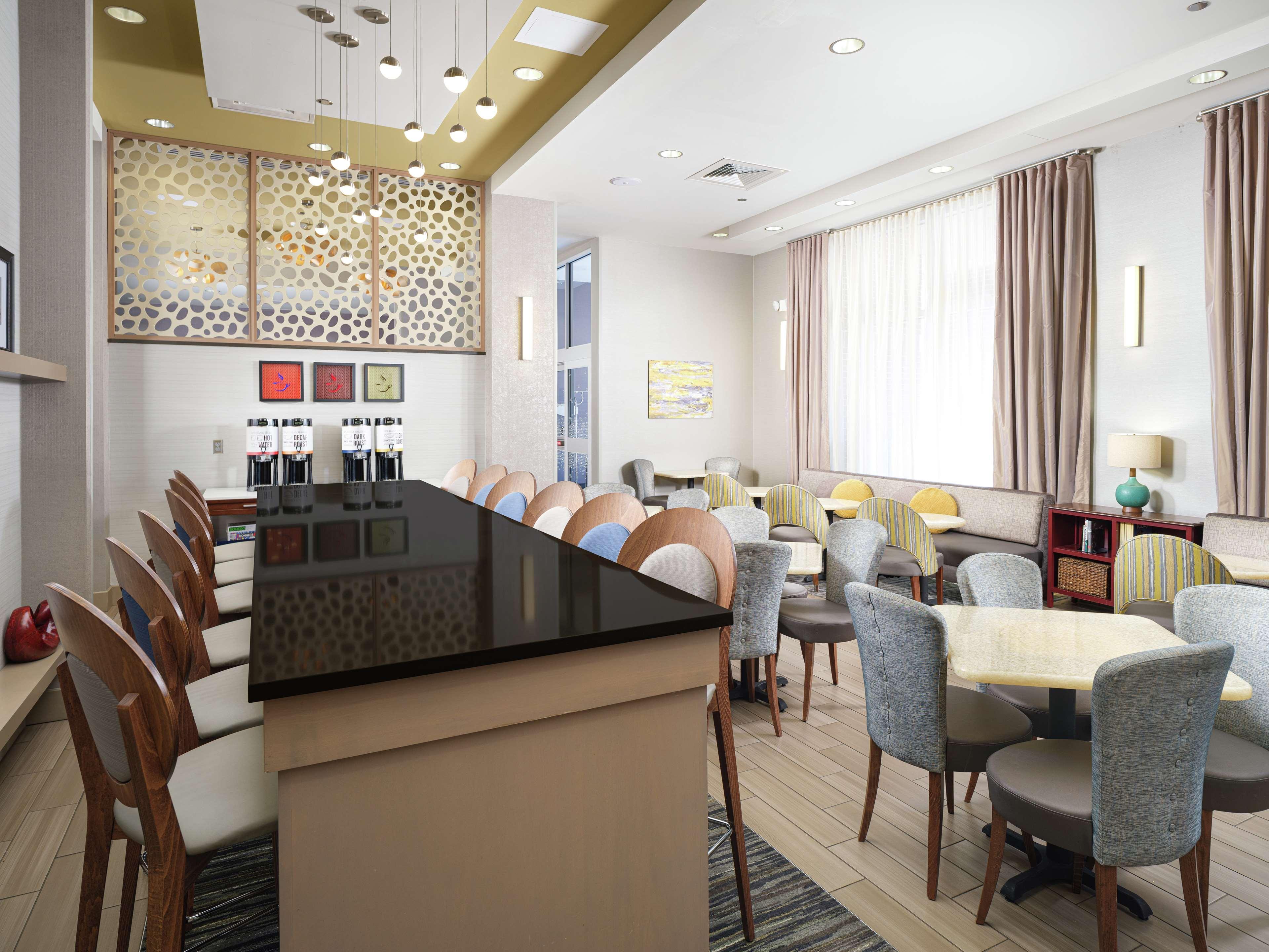 Hampton Inn Wilmington Downtown Bagian luar foto