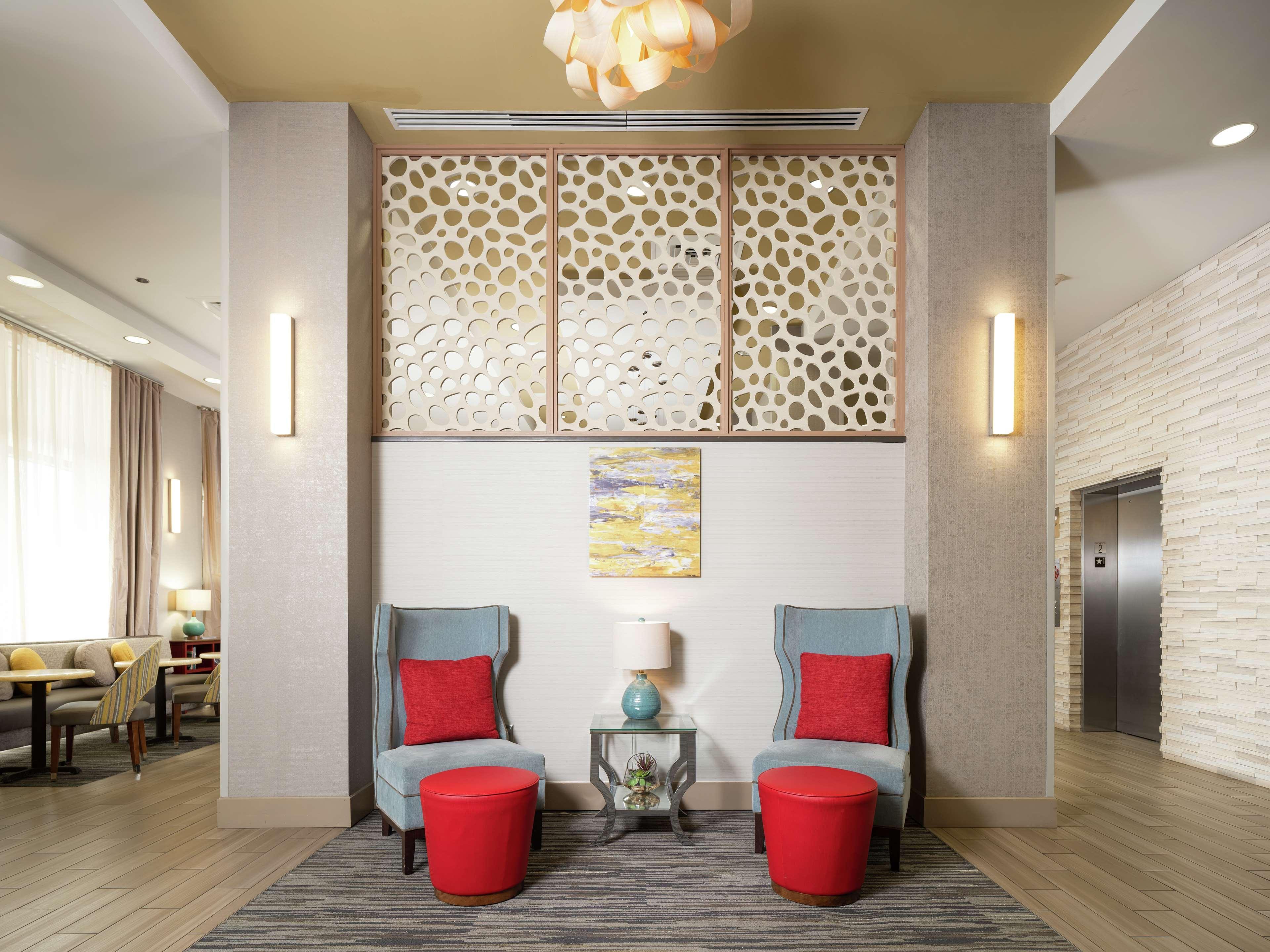Hampton Inn Wilmington Downtown Bagian luar foto