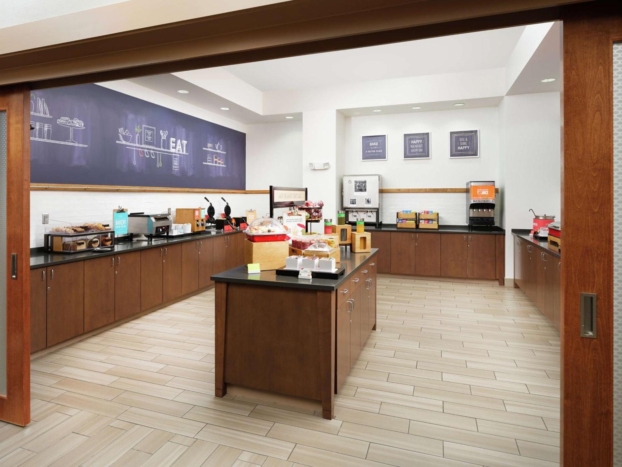 Hampton Inn Wilmington Downtown Bagian luar foto