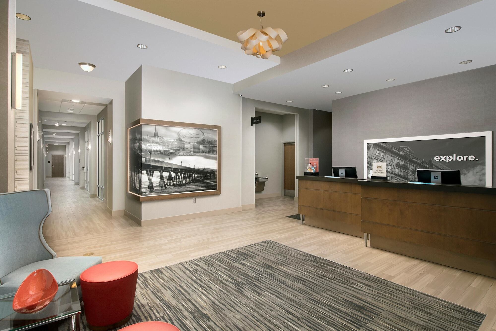 Hampton Inn Wilmington Downtown Bagian luar foto